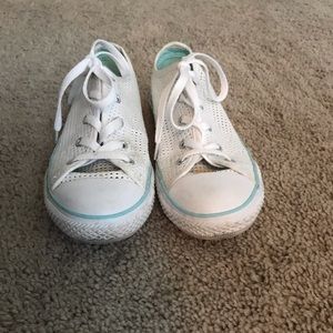 White low top converse